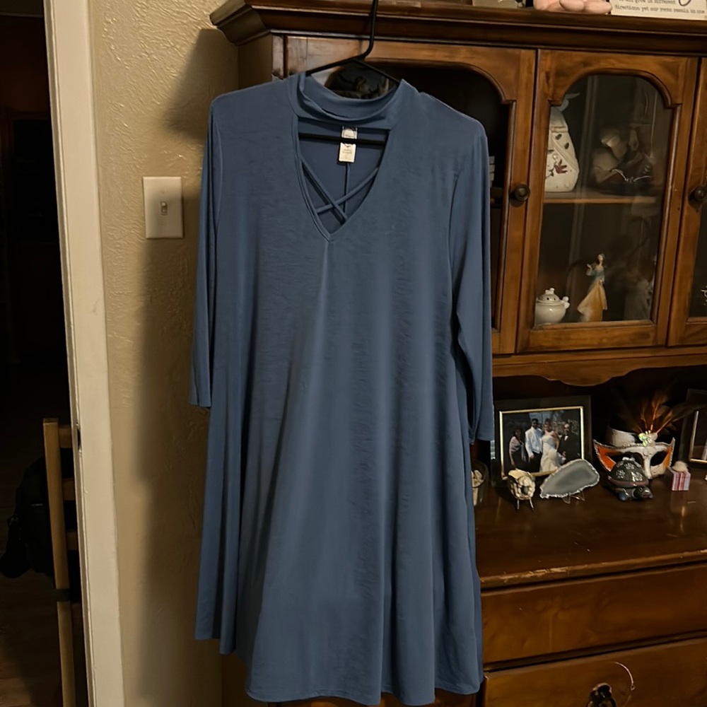 Selling a short dress with pocket